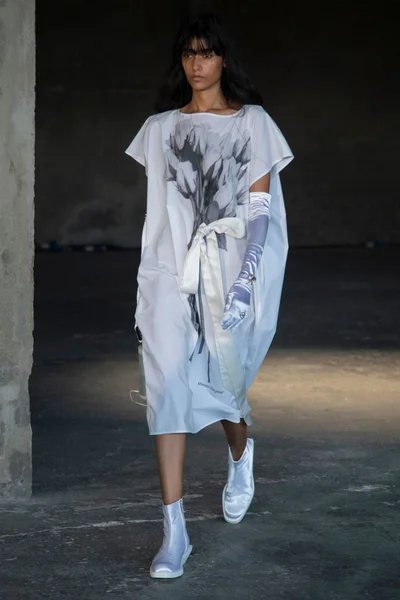 Look 8
